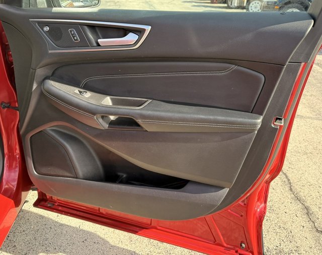Used 2021 Ford Edge Titanium w/ Equipment Group 301A image 24