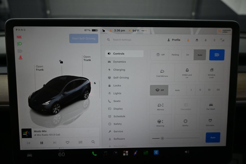 Used 2024 Tesla Model Y Long Range AWD/4WD image 9