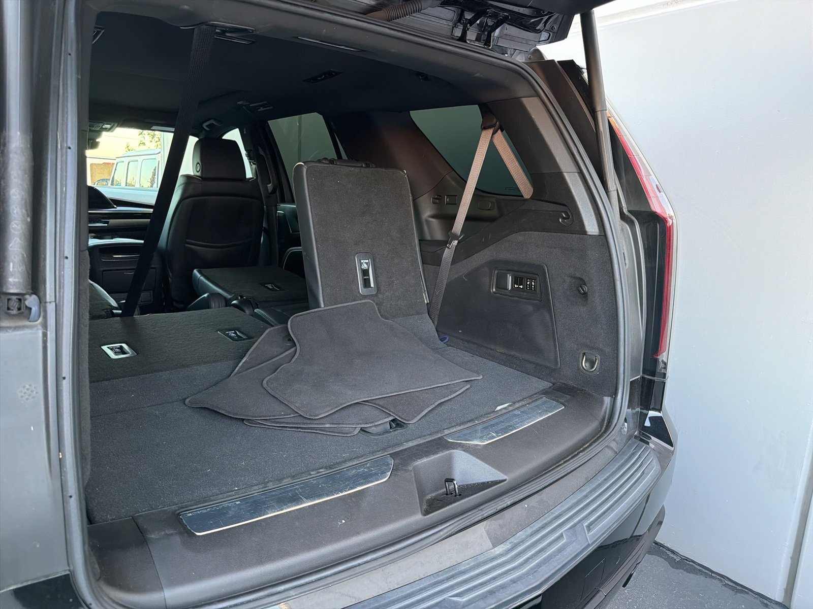 Used 2023 Cadillac Escalade Sport image 9