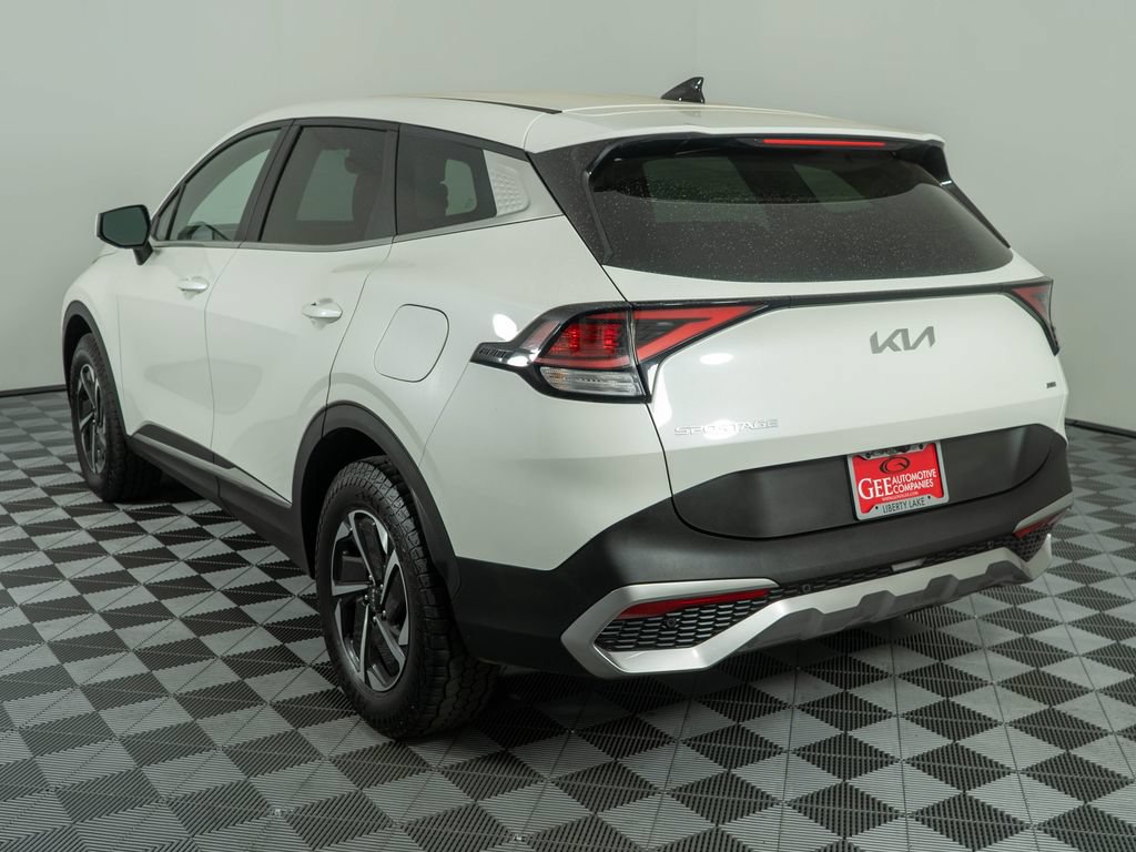 Used 2023 Kia Sportage LX AWD/4WD image 4
