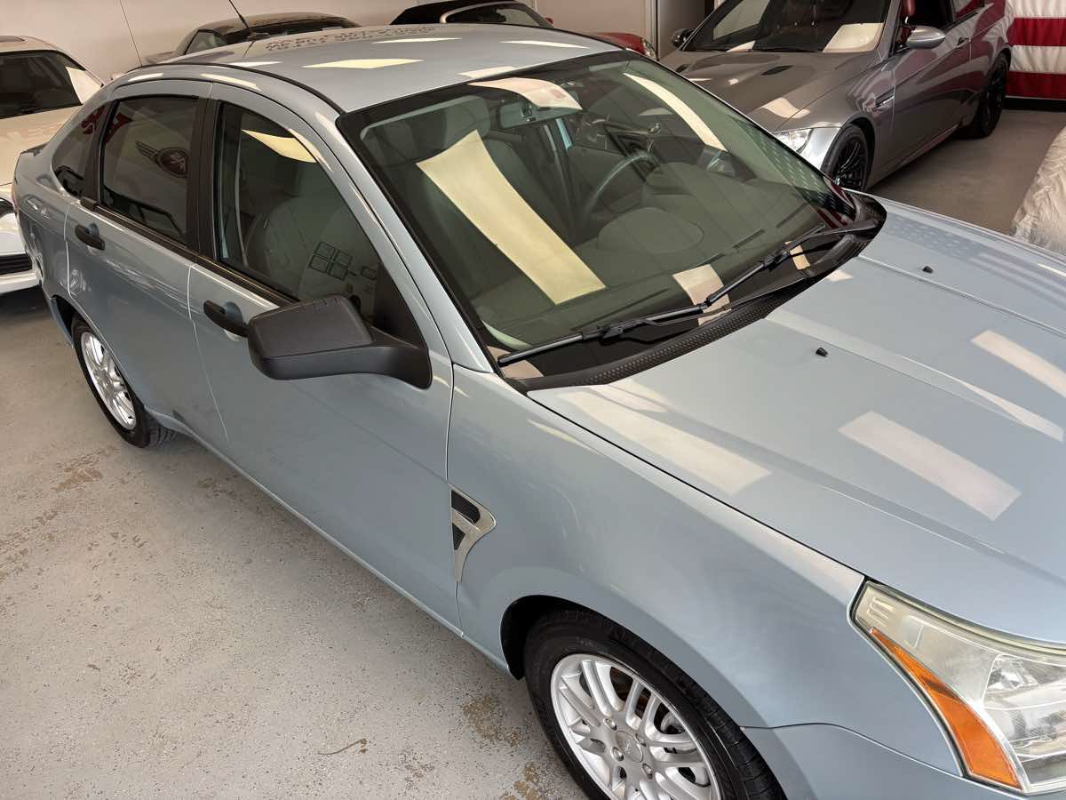 Used 2008 Ford Focus SE FWD image 4
