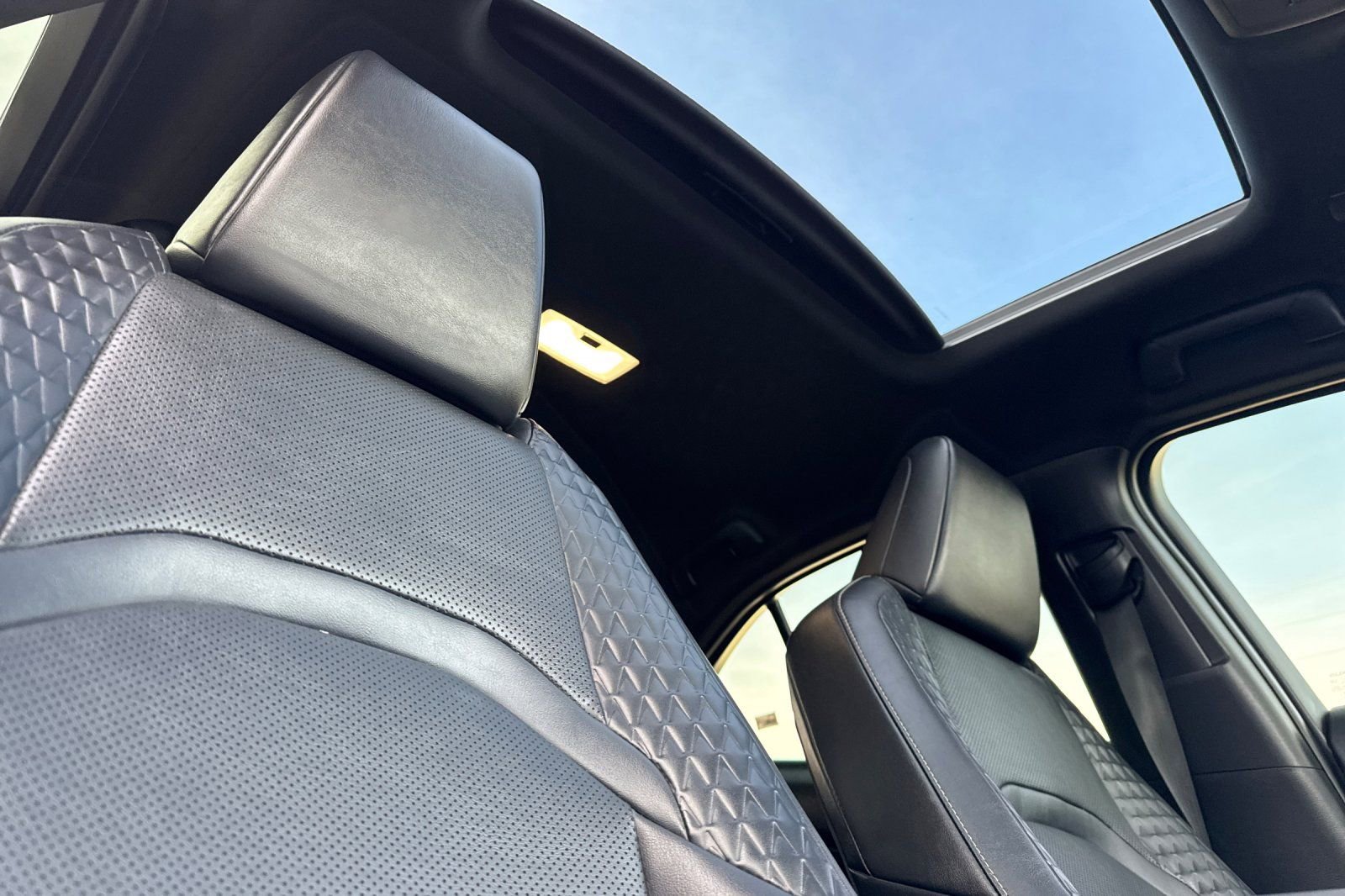 Used 2019 Lexus UX 200 image 16