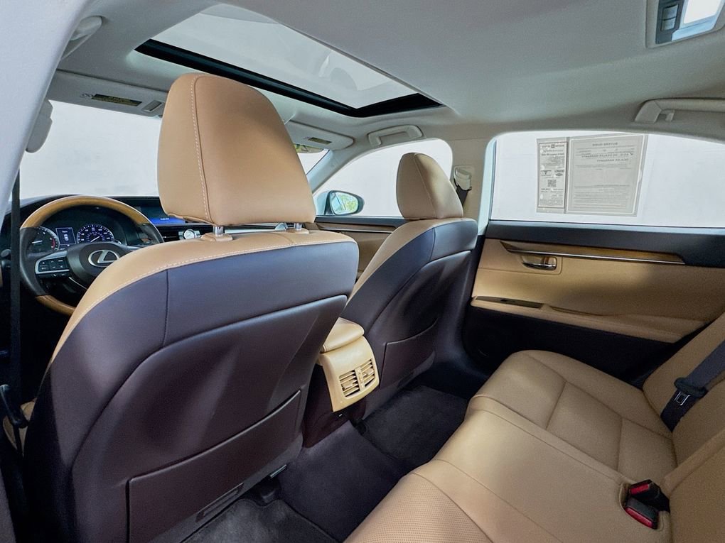 Used 2016 Lexus ES 350 w/ Premium Package w/Wood Trim FWD image 18