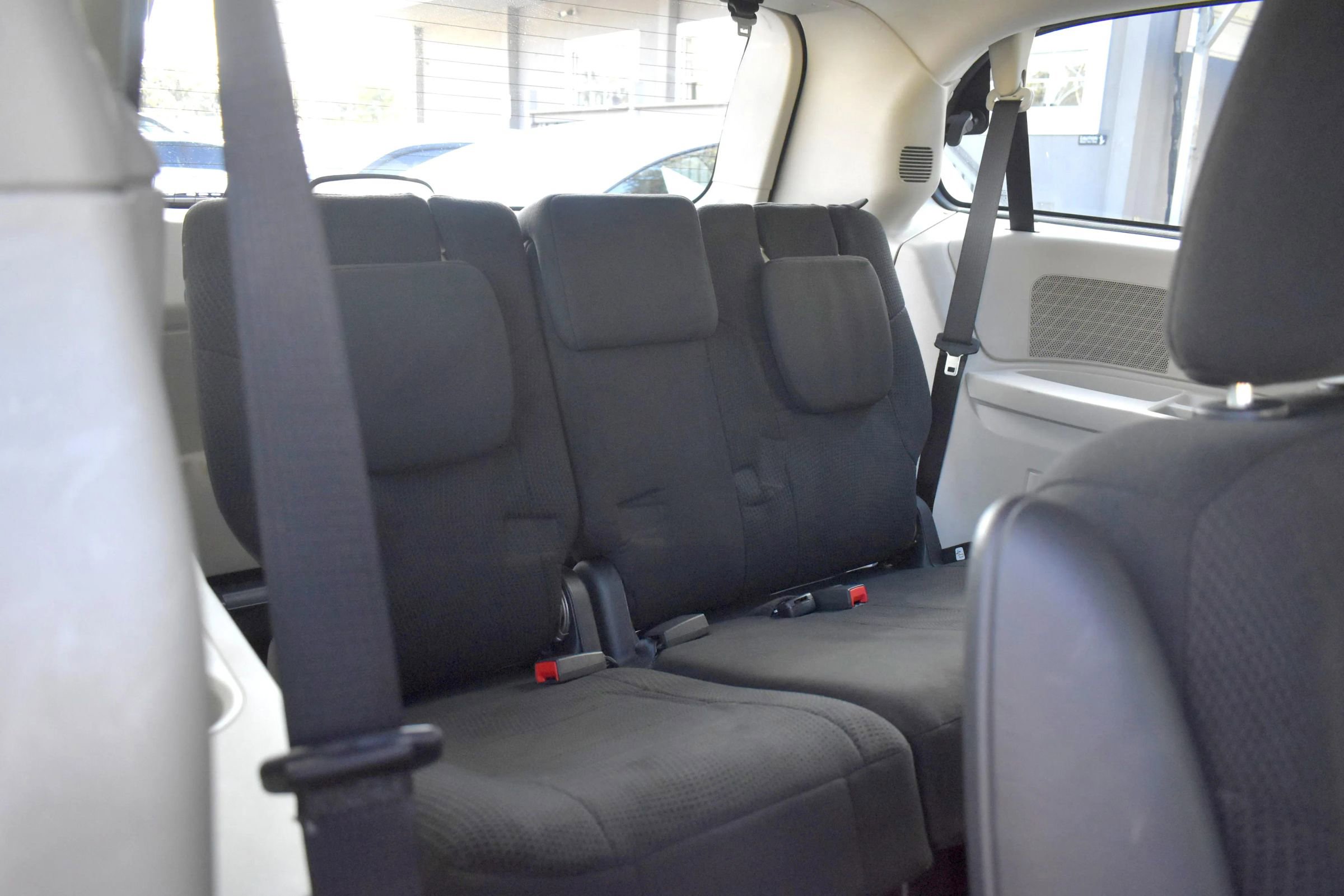 Used 2013 Dodge Grand Caravan American Value Package FWD image 17