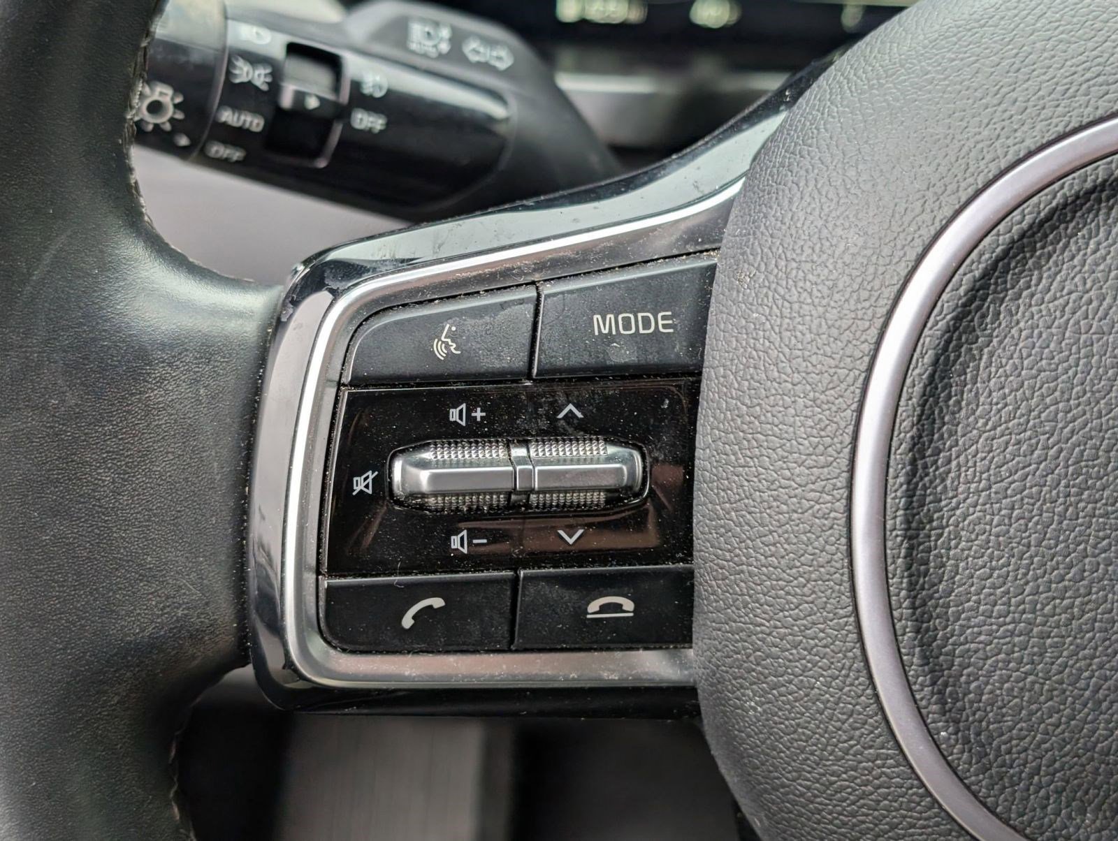 Used 2023 Kia Sorento SX image 19