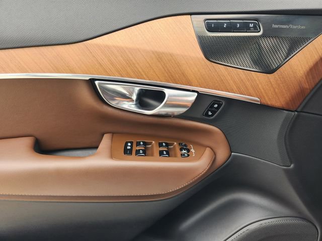 Used 2023 Volvo XC90 B6 Plus w/ Protection Package Premier image 23