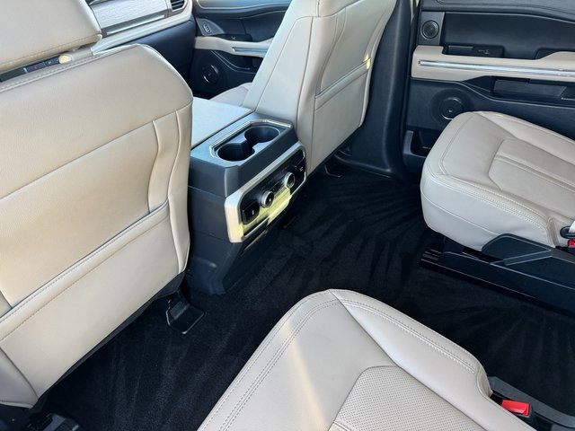 Used 2022 Ford Expedition Max Limited image 17