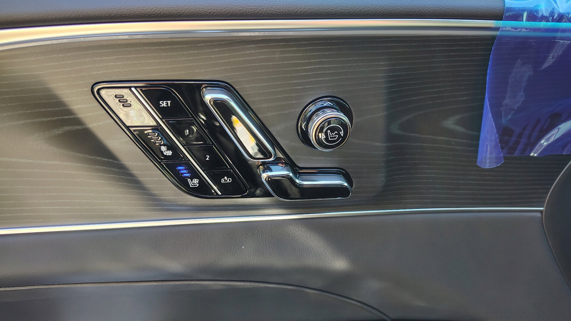 New 2026 Cadillac Lyriq Premium Luxury image 10