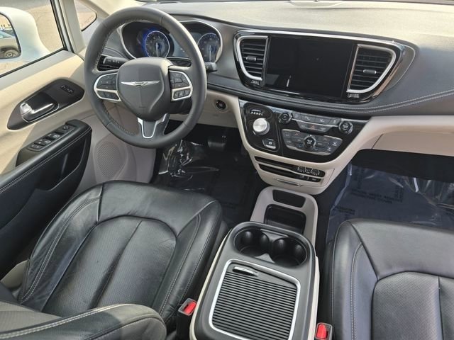 Used 2022 Chrysler Pacifica Touring-L image 31