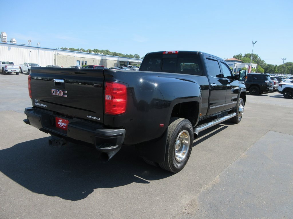Used 2018 GMC Sierra 3500 Denali w/ Duramax Plus Package image 3
