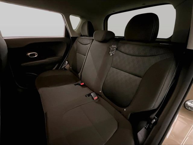 Used 2016 Kia Soul FWD image 25