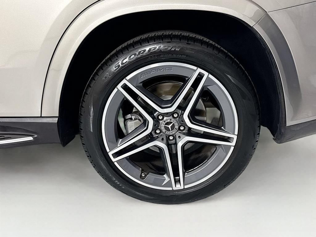 Certified 2023 Mercedes-Benz GLS 450 4MATIC image 31