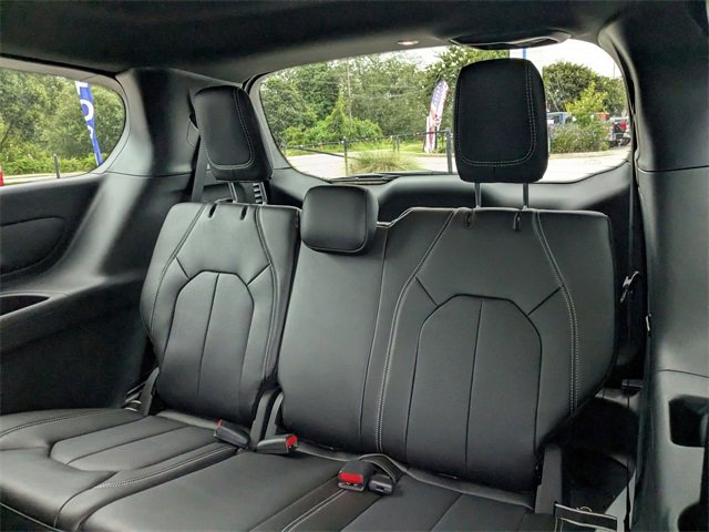 New 2026 Chrysler Pacifica Select image 26