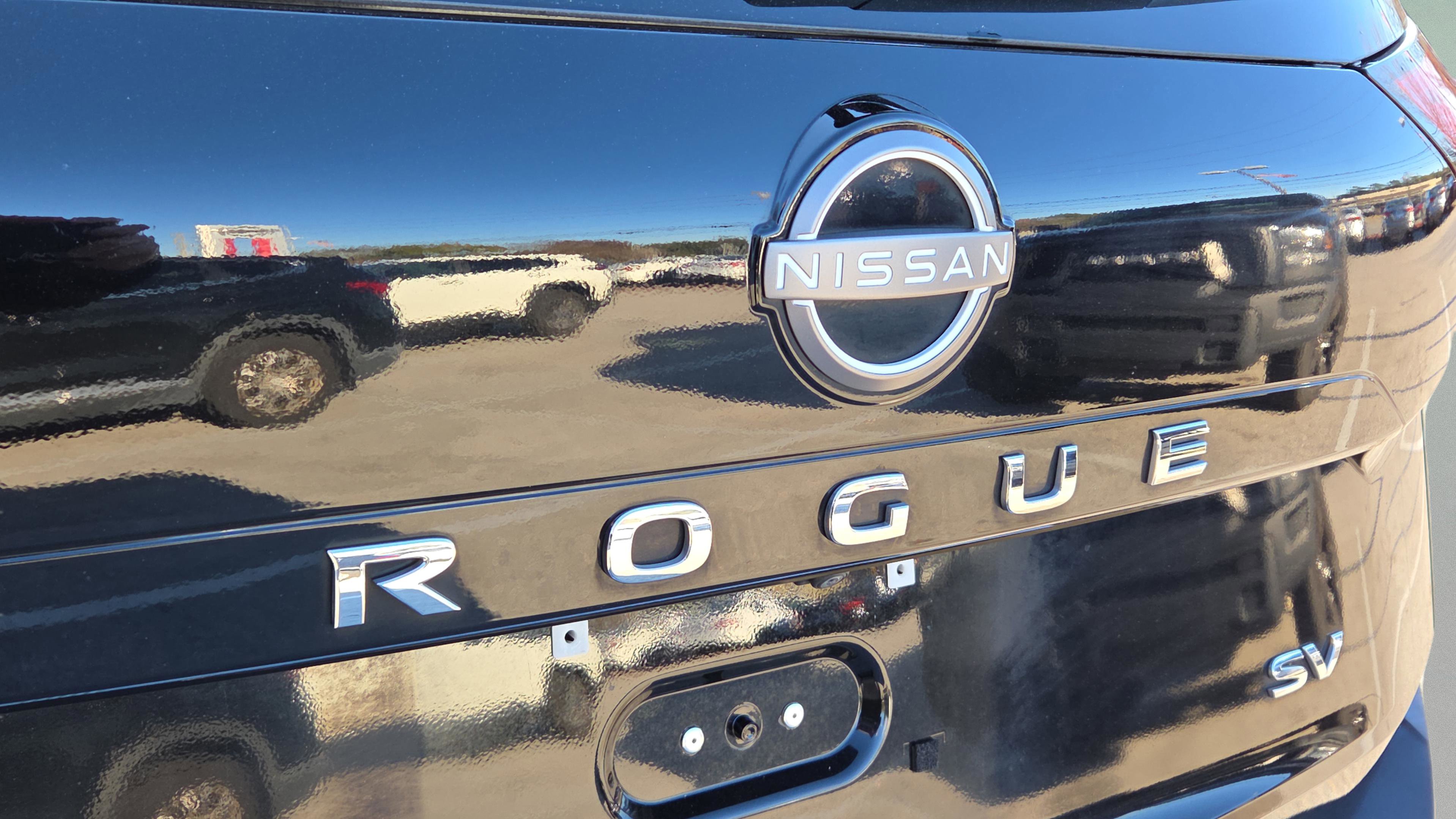 Used 2022 Nissan Rogue SV image 15