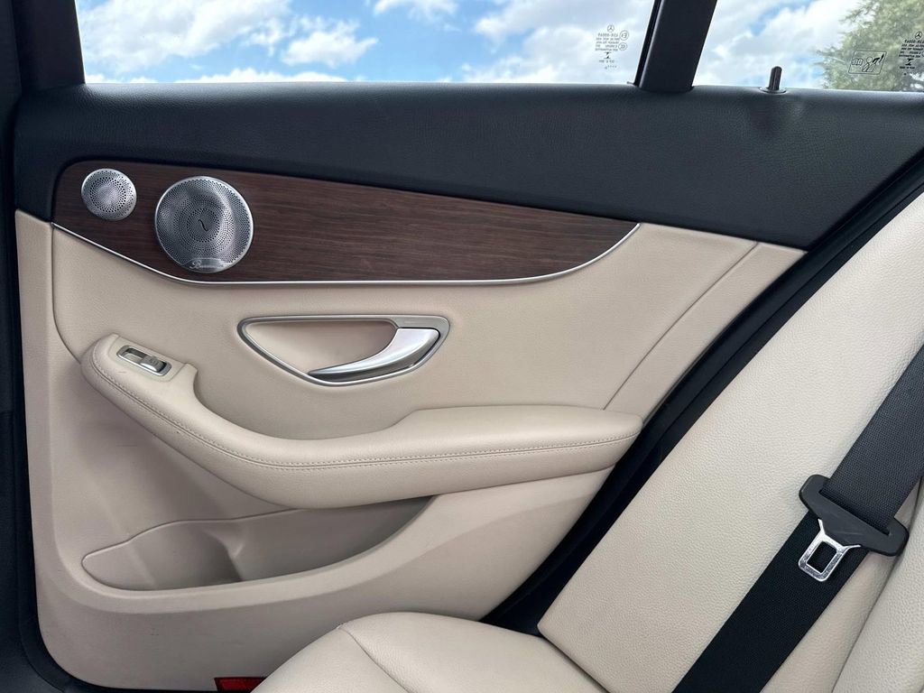 Used 2021 Mercedes-Benz C 300 4MATIC Sedan w/ Premium Package image 16