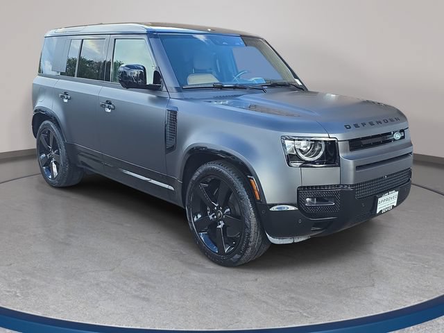 Certified 2025 Land Rover Defender 110 V8 AWD/4WD image 4