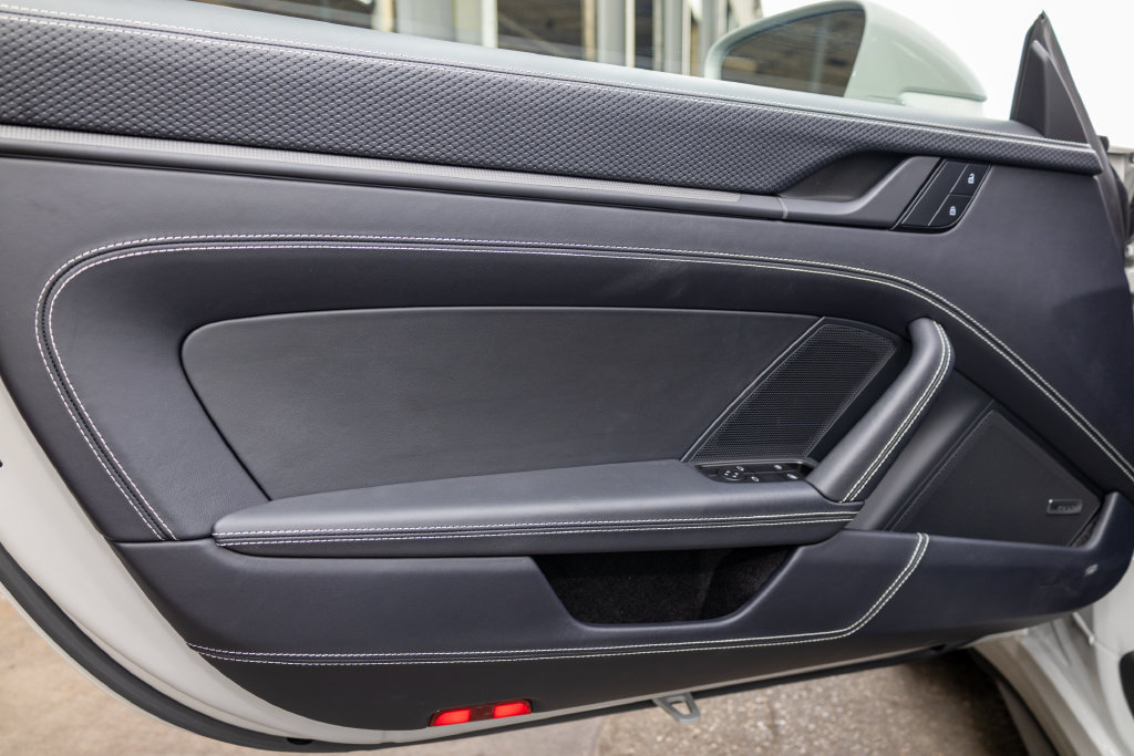 Used 2026 Porsche 911 Carrera RWD image 19