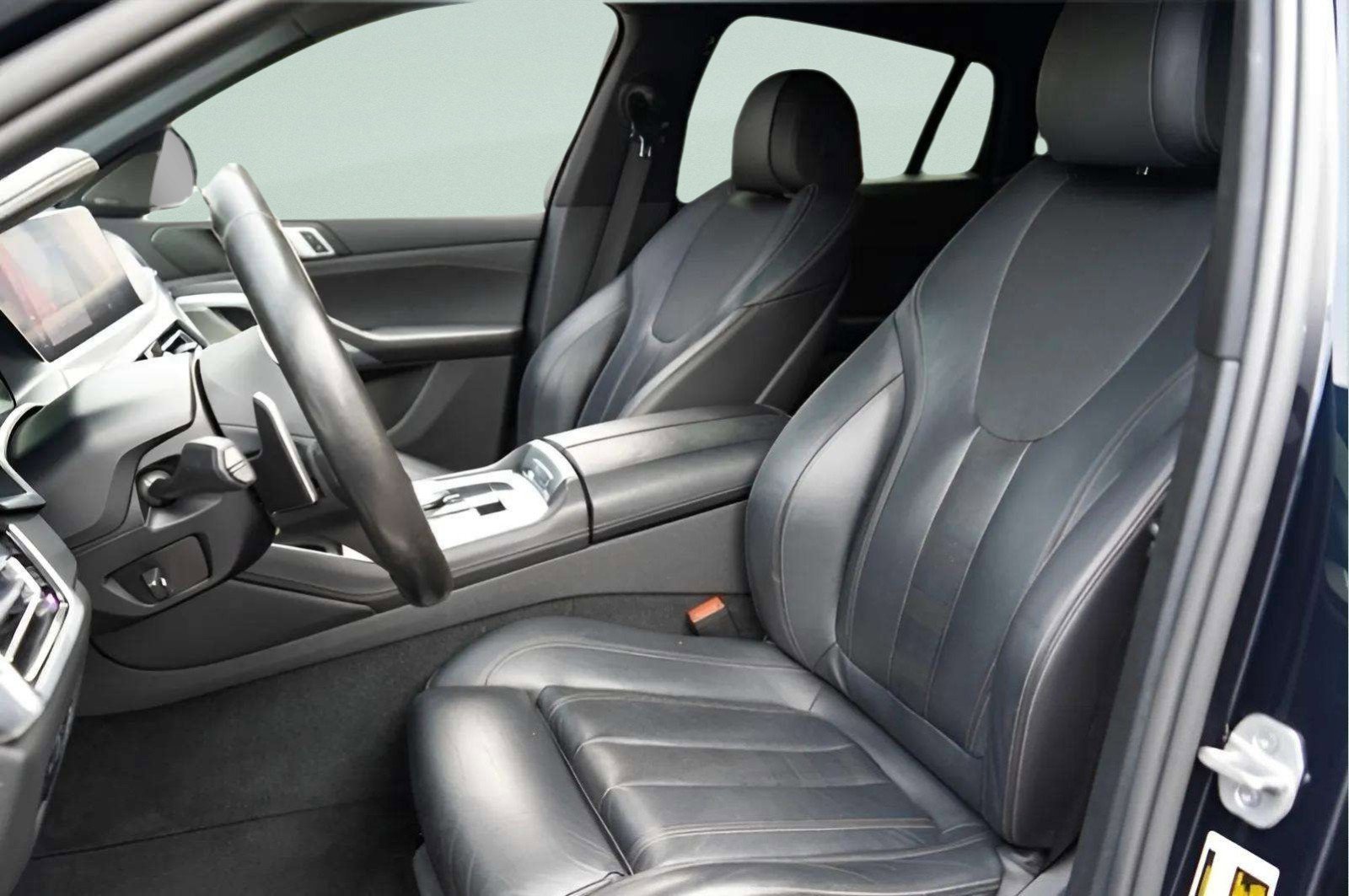 Used 2021 BMW X6 xDrive40i w/ M Sport Package image 53