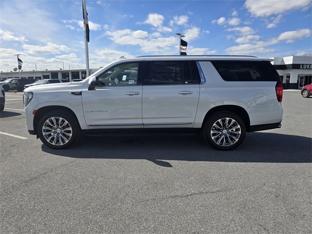 Used 2022 GMC Yukon XL Denali image 8