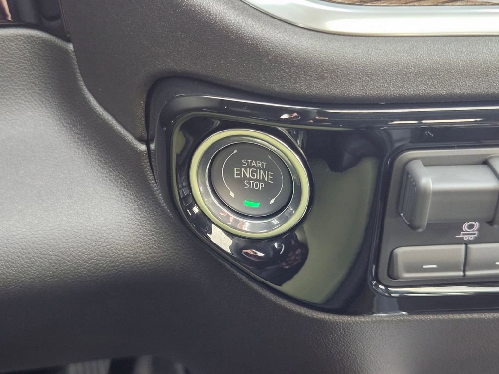 New 2026 Chevrolet Silverado 1500 RST w/ RST All Star Premium Package AWD/4WD image 17