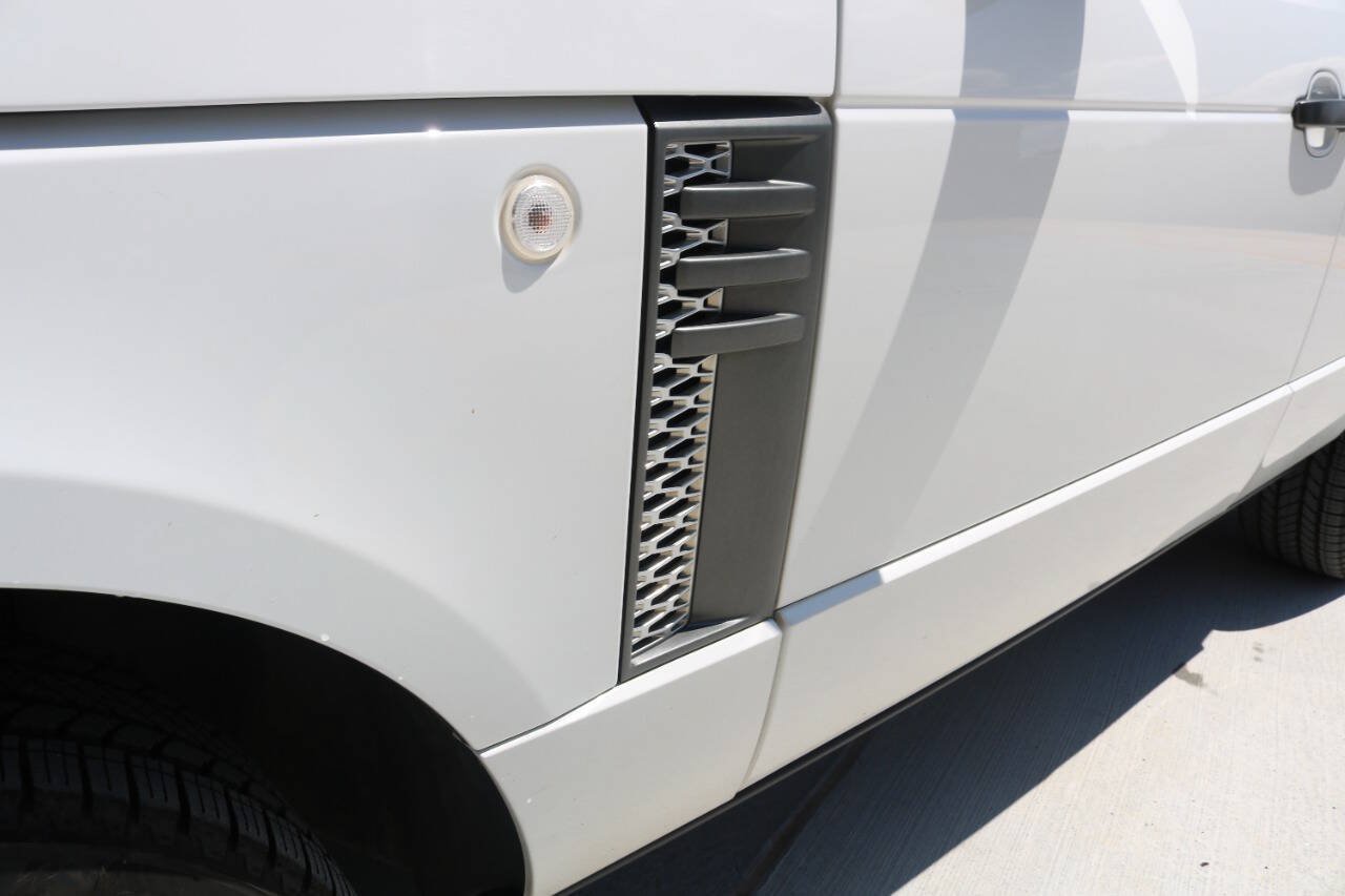 Used 2011 Land Rover Range Rover Supercharged AWD/4WD image 38