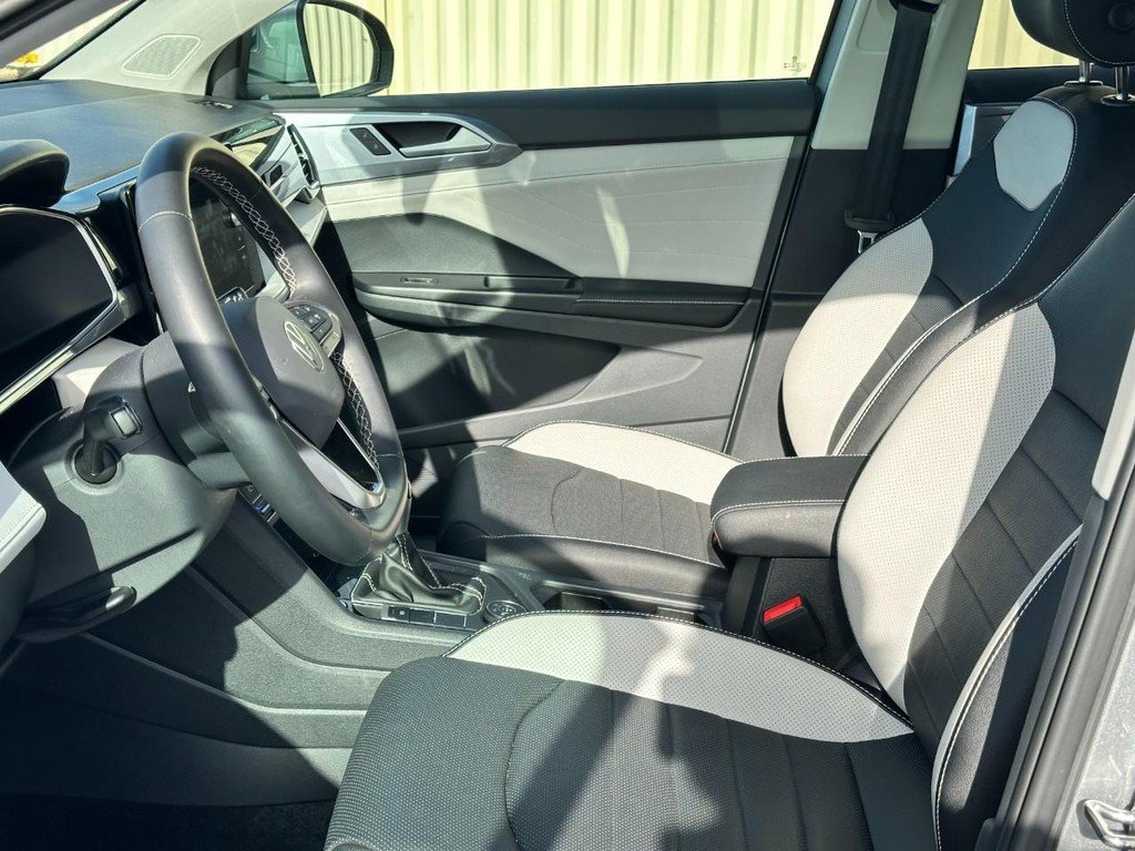 Used 2025 Volkswagen Taos SEL w/ Black Wheel Plus Package image 18