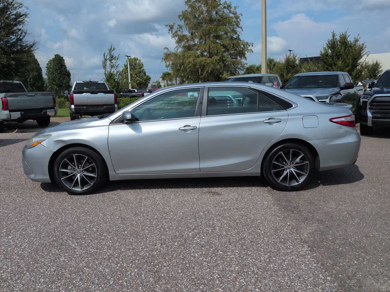 Used 2015 Toyota Camry XSE FWD image 3