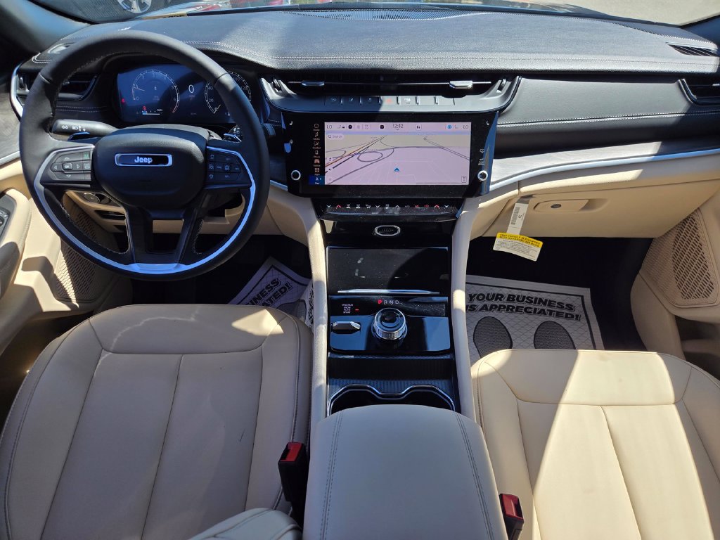New 2026 Jeep Grand Cherokee Limited w/ Limited Altitude Package AWD/4WD image 5