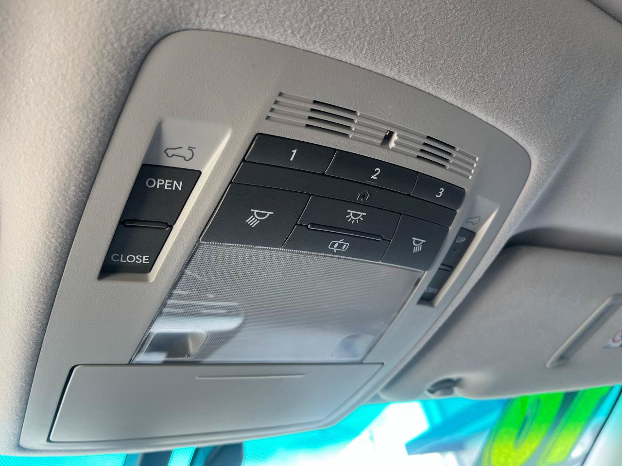 Used 2010 Lexus RX 450h AWD w/ Premium Pkg image 39