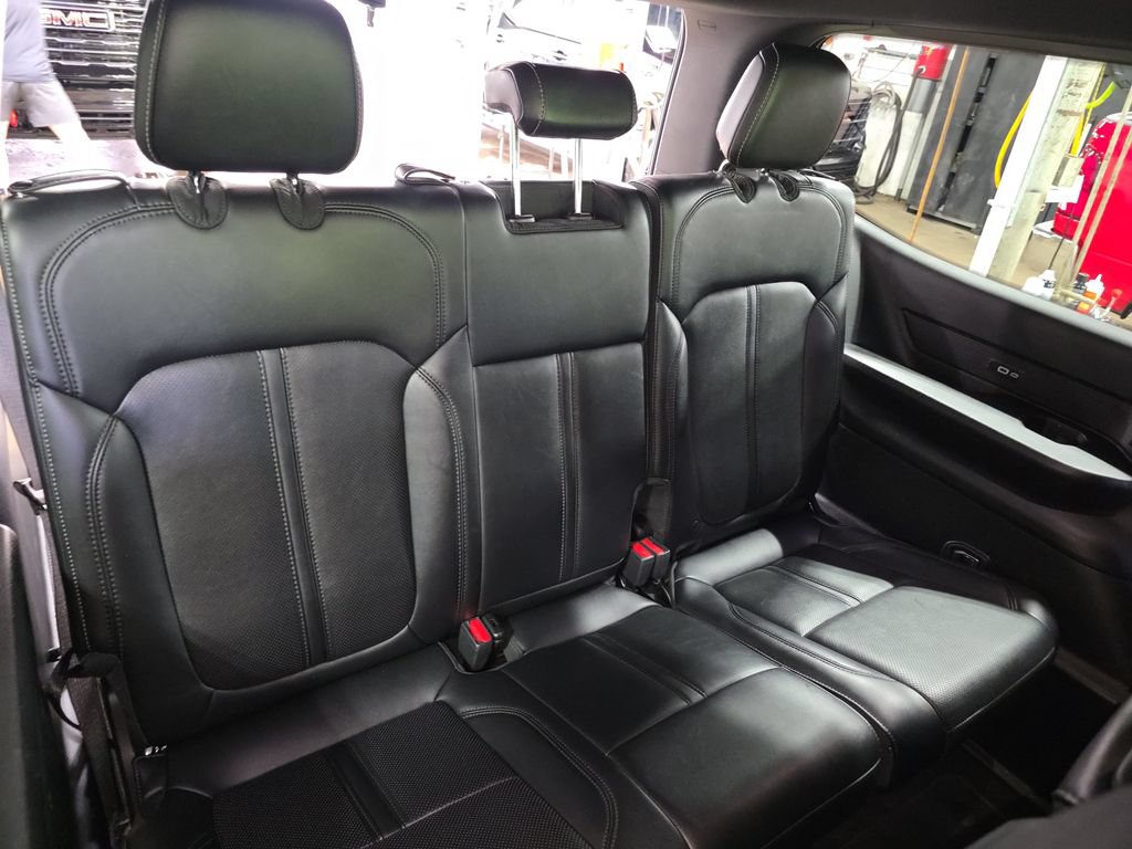 Used 2024 Jeep Wagoneer Series II AWD/4WD image 12