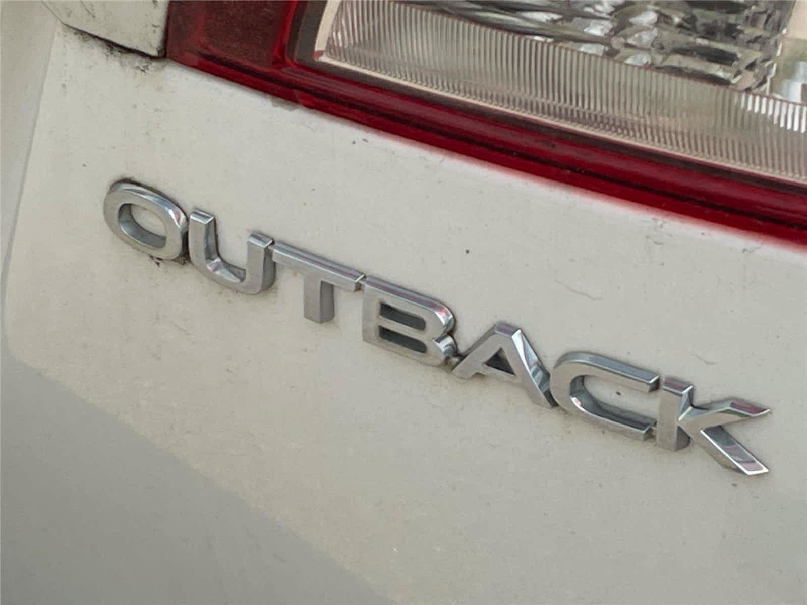 Used 2019 Subaru Outback 2.5i Premium w/ Popular Package #2 AWD/4WD image 10