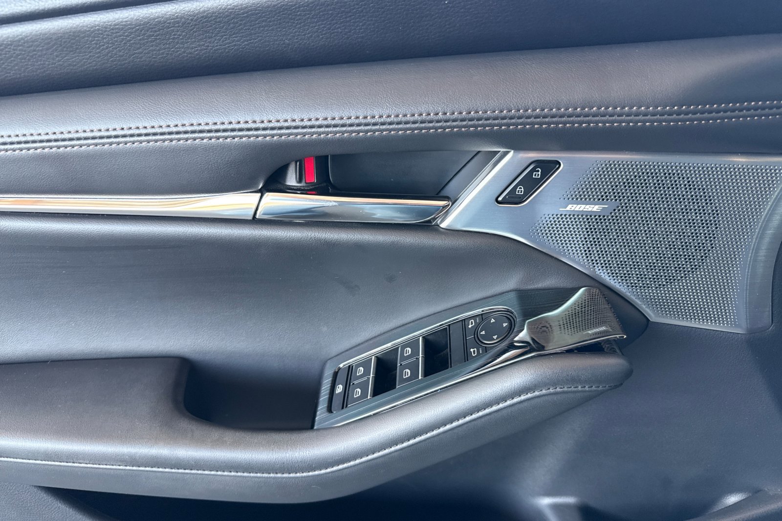 Used 2020 MAZDA MAZDA3 Preferred 4D Hatchback image 12