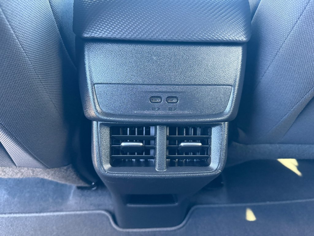 Used 2026 Chevrolet Equinox LT AWD/4WD image 17