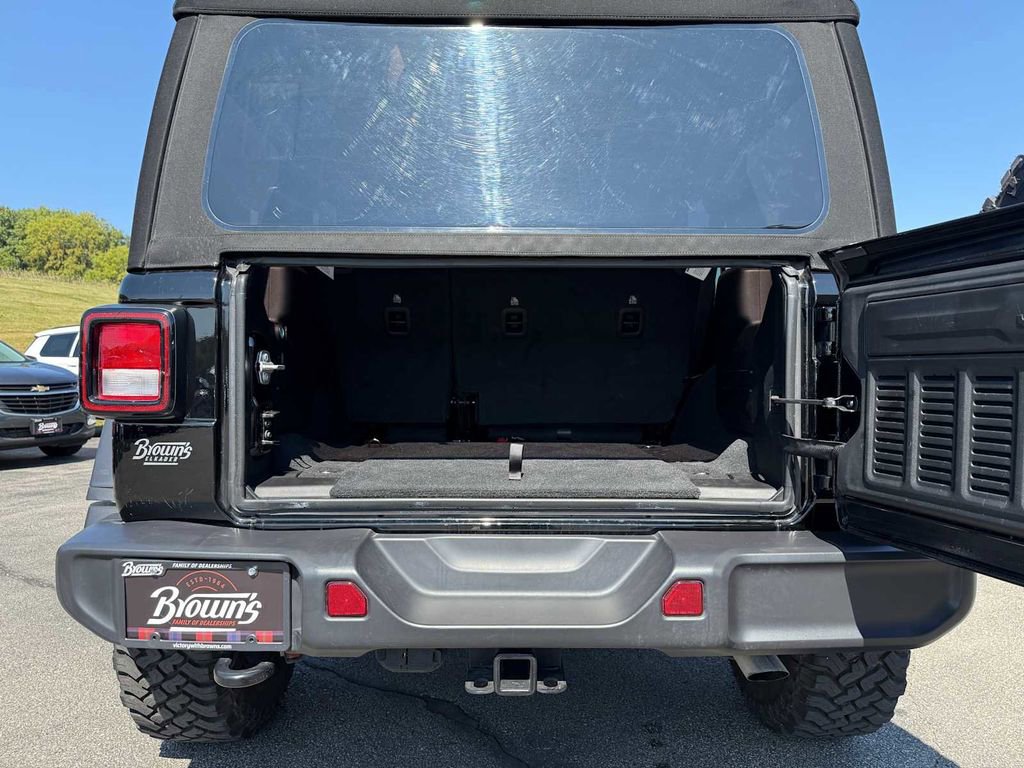 Used 2024 Jeep Wrangler Willys image 10