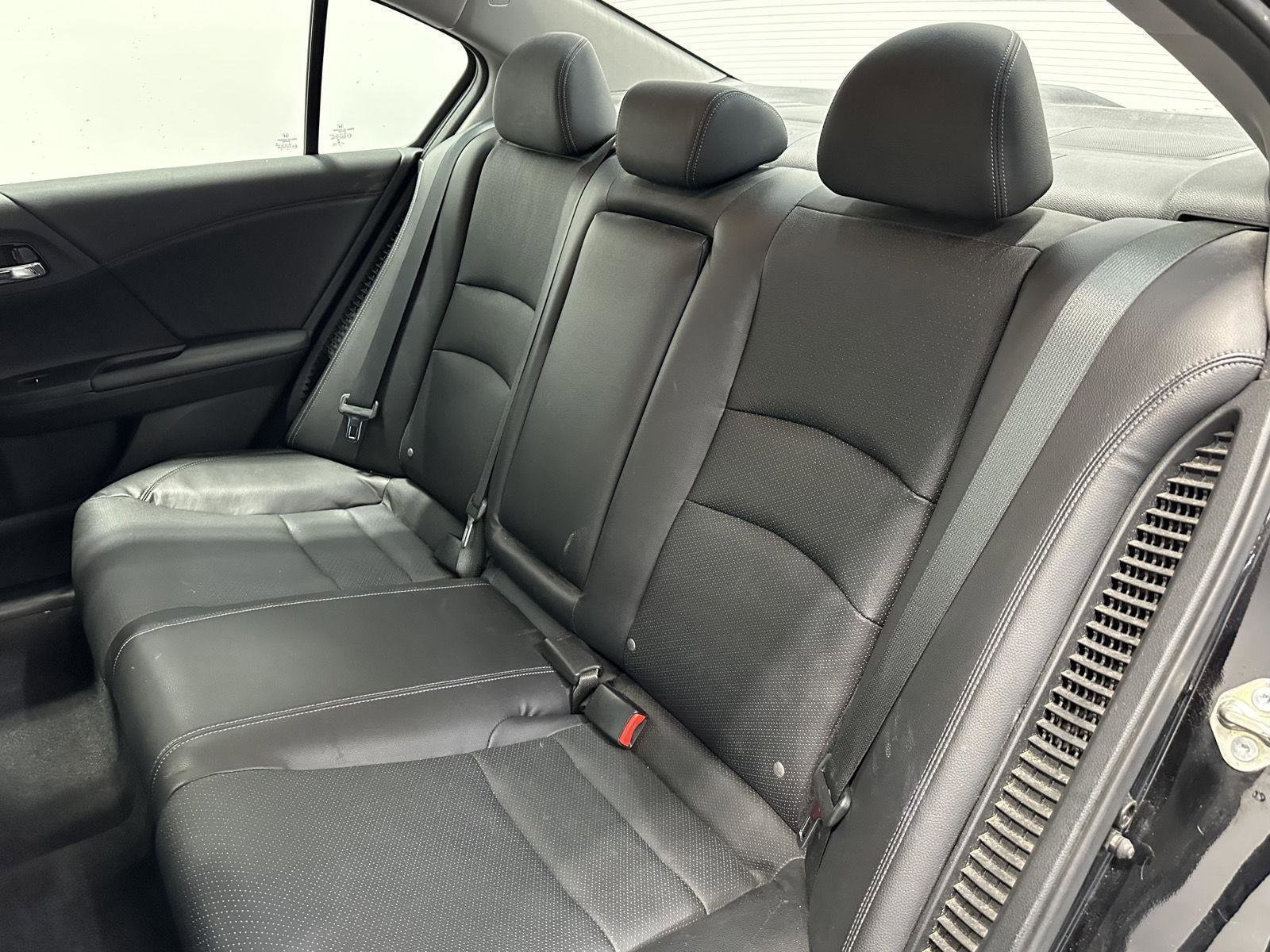 Used 2015 Honda Accord Touring image 26