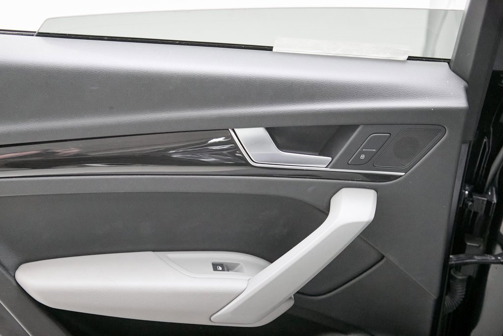 Used 2018 Audi Q5 2.0T Premium Plus w/ Premium Plus Package image 21