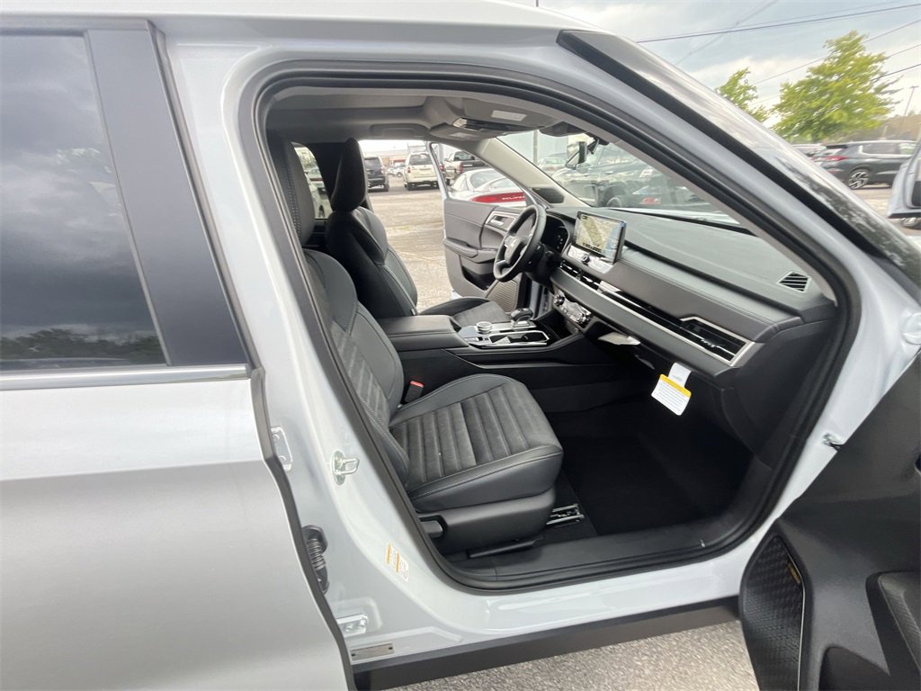 New 2025 Mitsubishi Outlander SE image 25