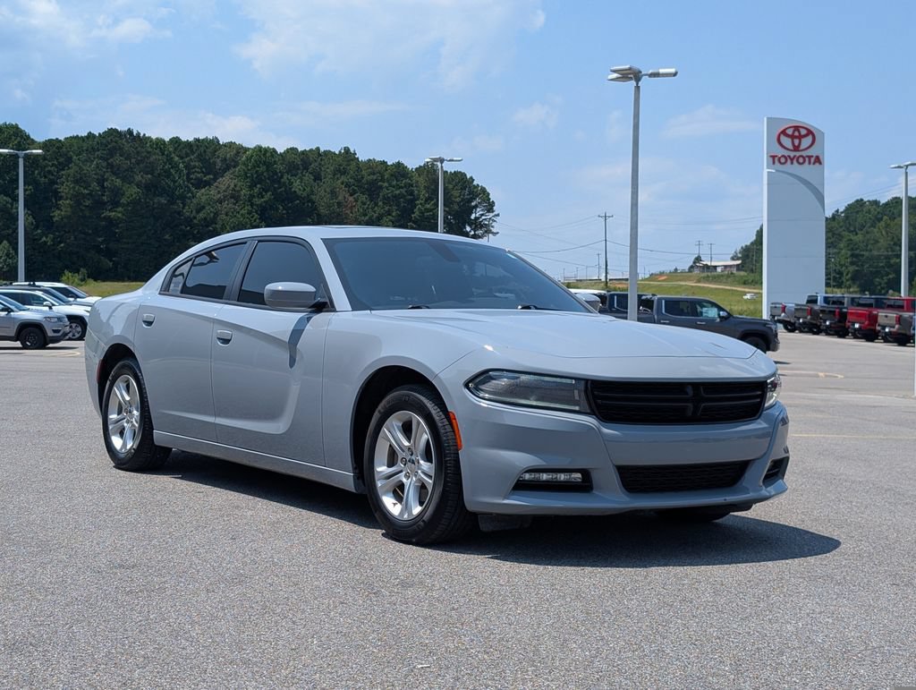Used 2022 Dodge Charger SXT w/ Driver Convenience Group RWD image 7