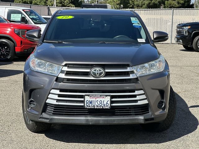 Used 2019 Toyota Highlander LE w/ Carpet Mat Package (TMS) image 2