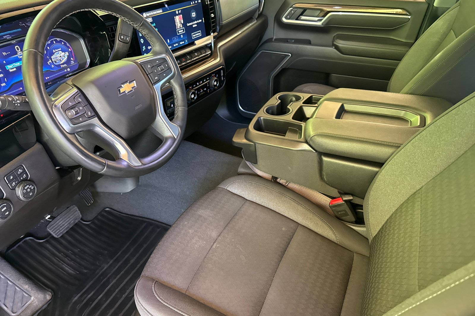 Used 2025 Chevrolet Silverado 3500 LT AWD/4WD image 11