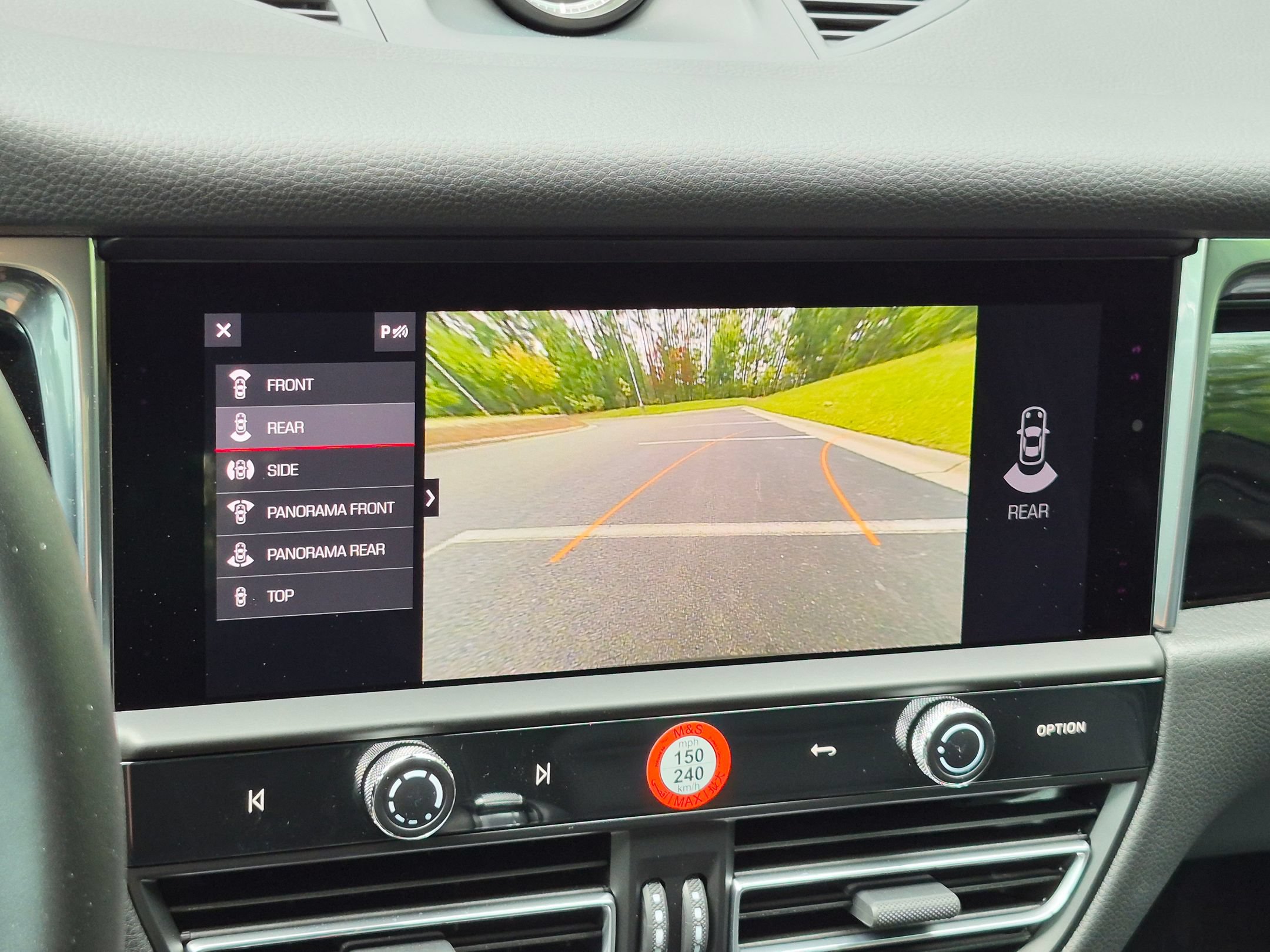 Certified 2026 Porsche Macan AWD/4WD image 17