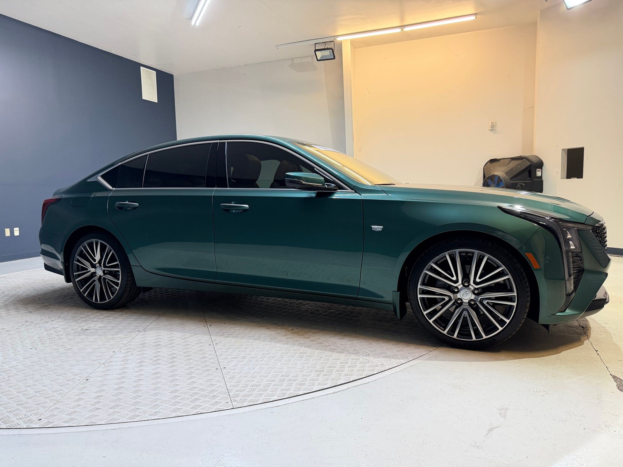 Used 2025 Cadillac CT5 Premium Luxury RWD image 7