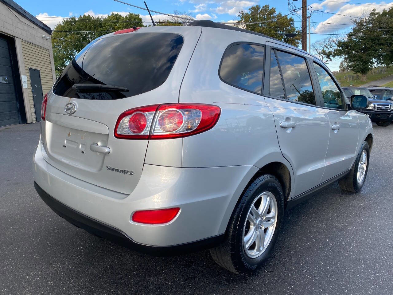 Used 2011 Hyundai Santa Fe GLS image 3