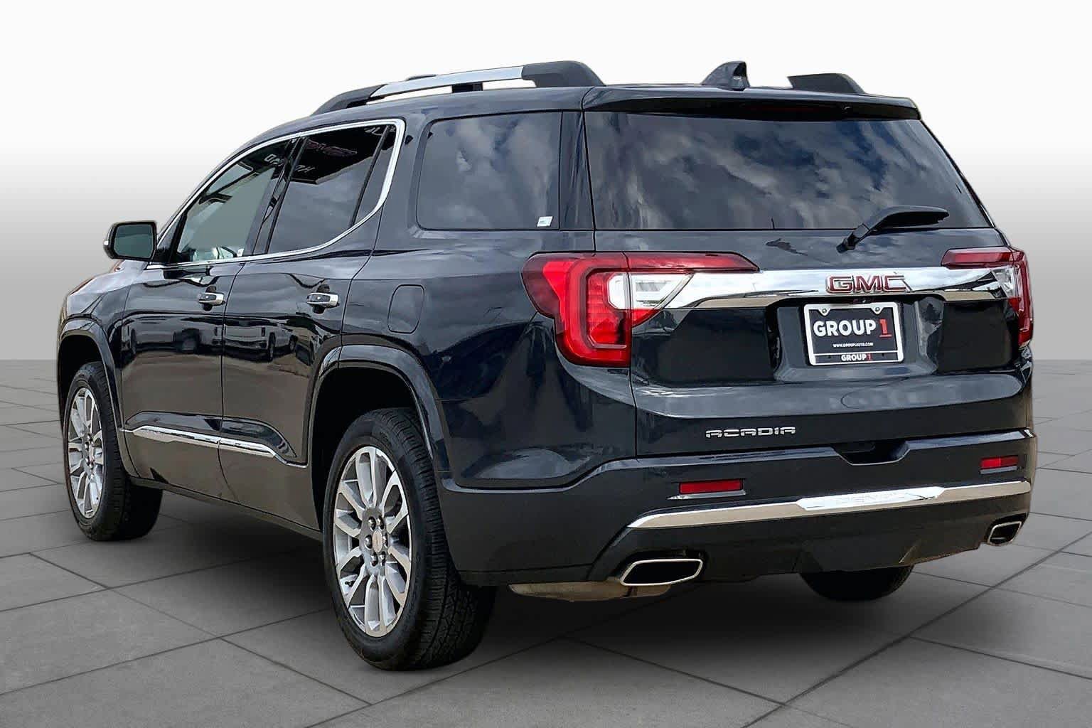Used 2022 GMC Acadia Denali w/ Denali Technology Package FWD image 10