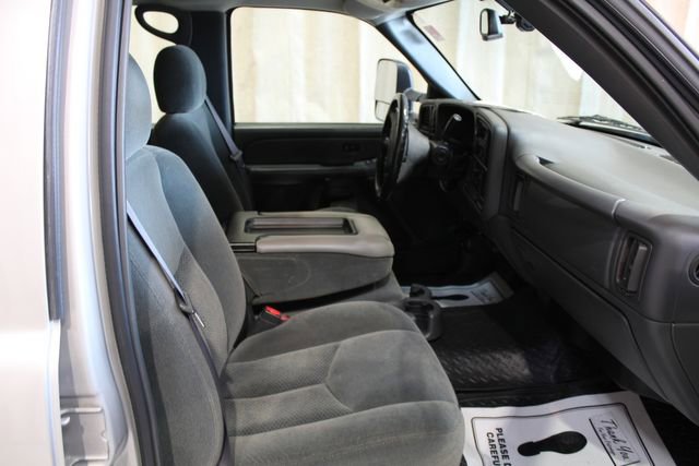 Used 2004 Chevrolet Silverado 2500 LS w/ Heavy-Duty Power Package image 20