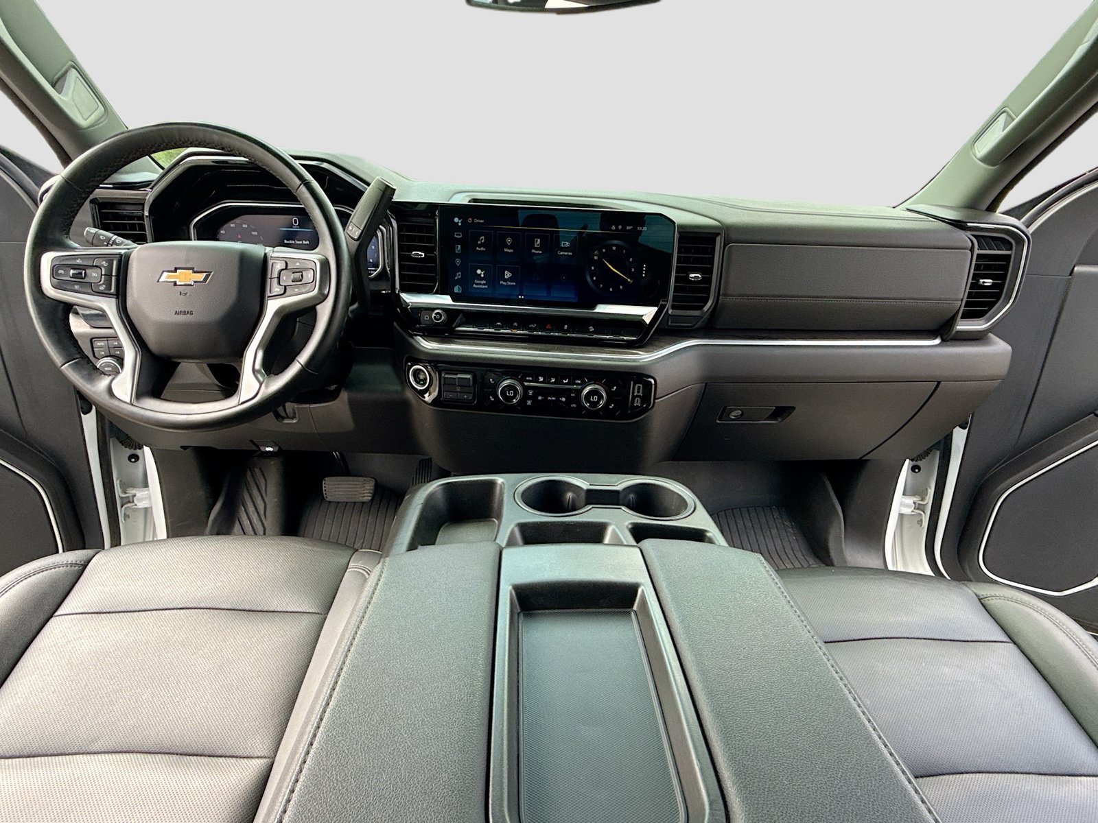 Used 2024 Chevrolet Silverado 1500 LTZ AWD/4WD image 3
