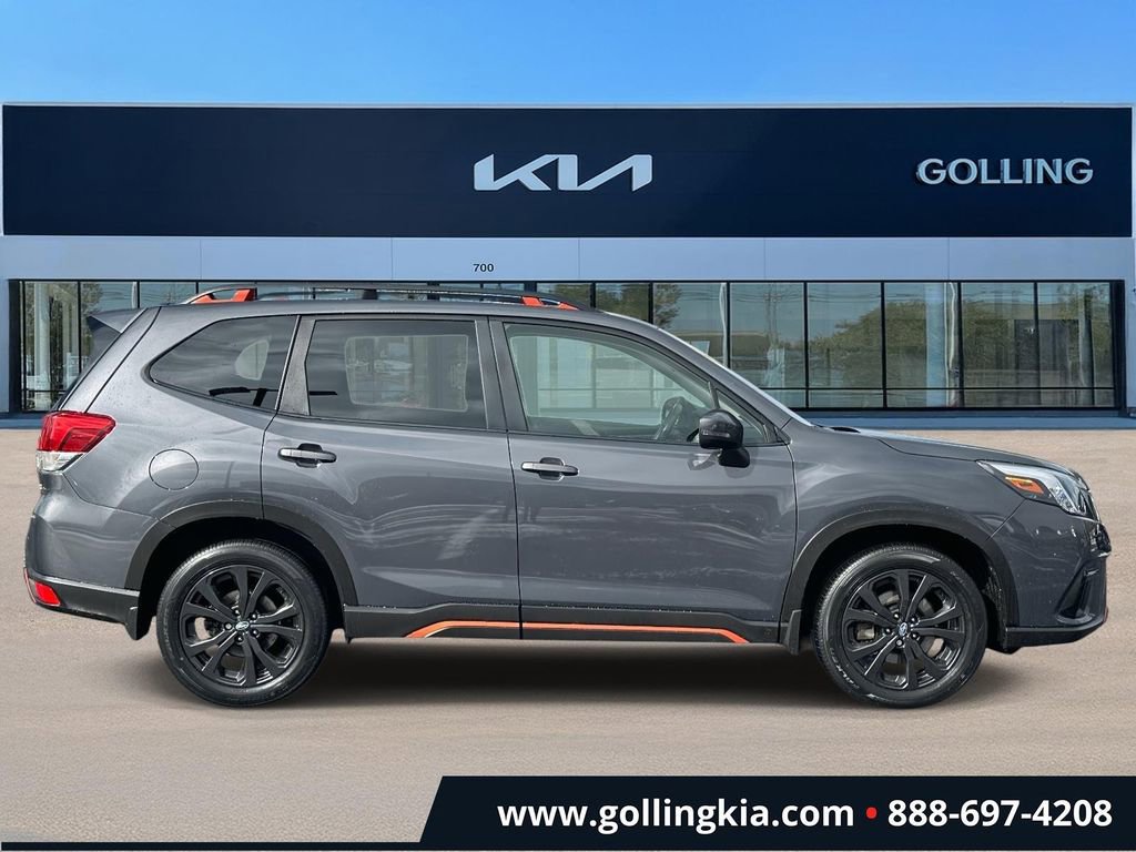 Used 2023 Subaru Forester Sport image 2