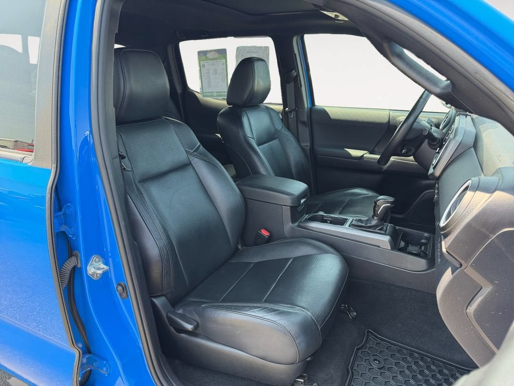 Used 2021 Toyota Tacoma TRD Sport AWD/4WD image 24