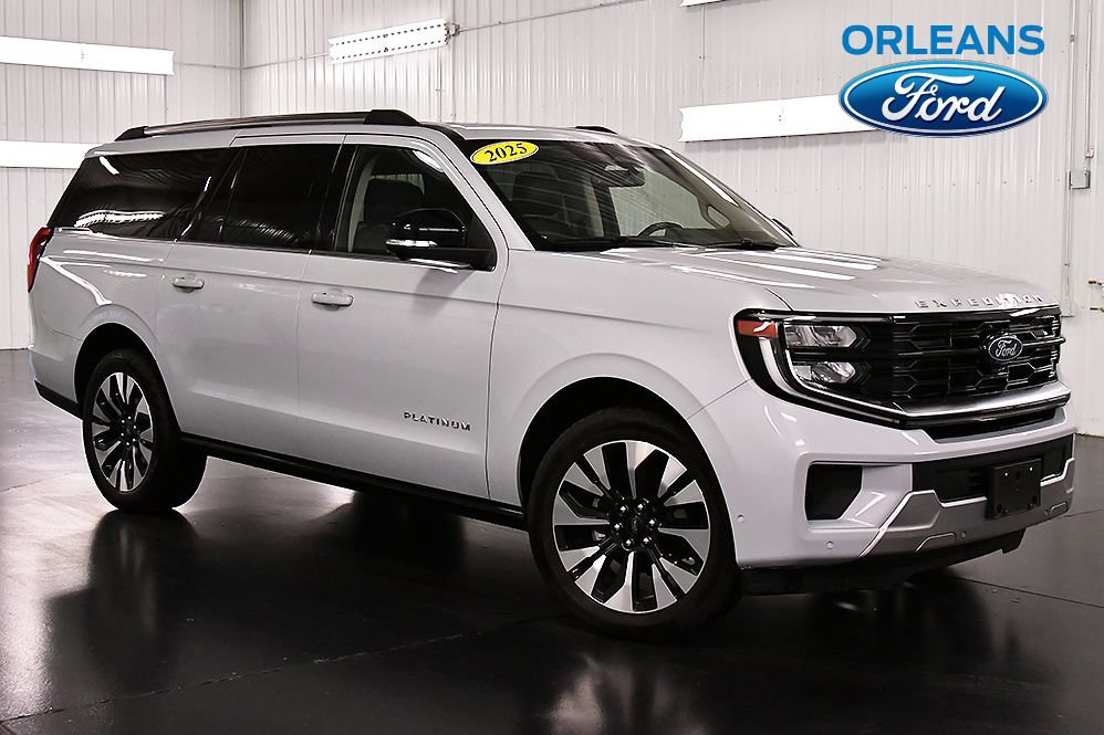Used 2025 Ford Expedition Max Platinum w/ Driver's Package AWD/4WD image 1