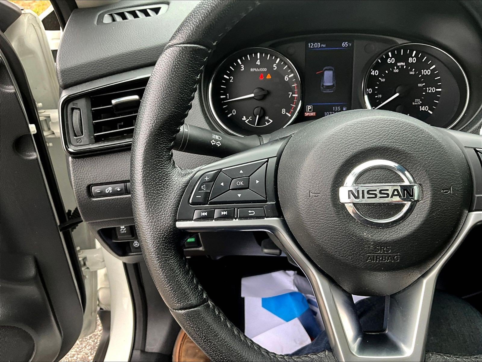 Used 2019 Nissan Rogue SV w/ Premium Package FWD image 11